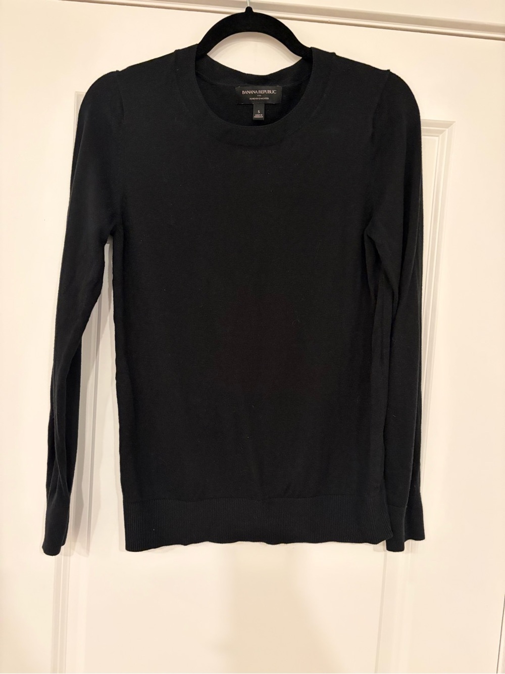 Banana Republic Black Crewneck Sweater - Women's Long Sleeve
